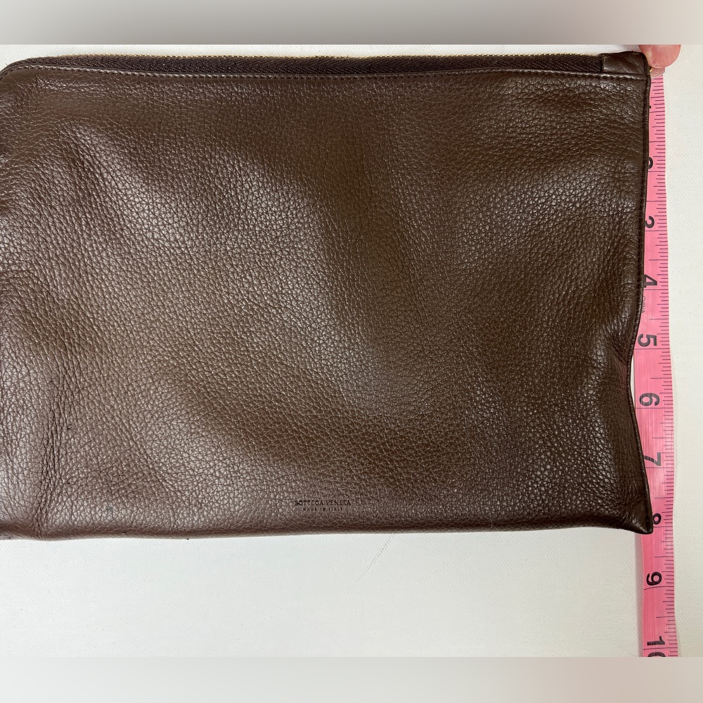 Authentic Bottega Veneta Pebbled Brown Leather Zip Pouch, Clutch - Picture 11 of 14